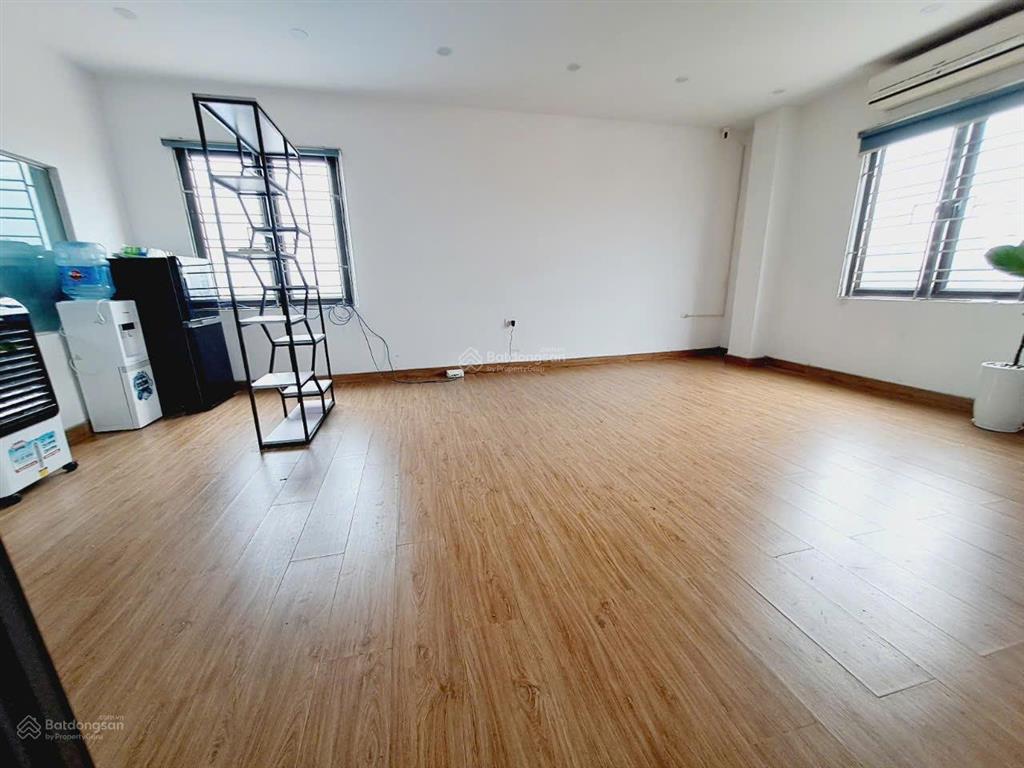 Cho thuê văn phòng 30m2 tại trường chinh  thanh xuân  ngã tư vọng giá chỉ 5,6tr / tháng