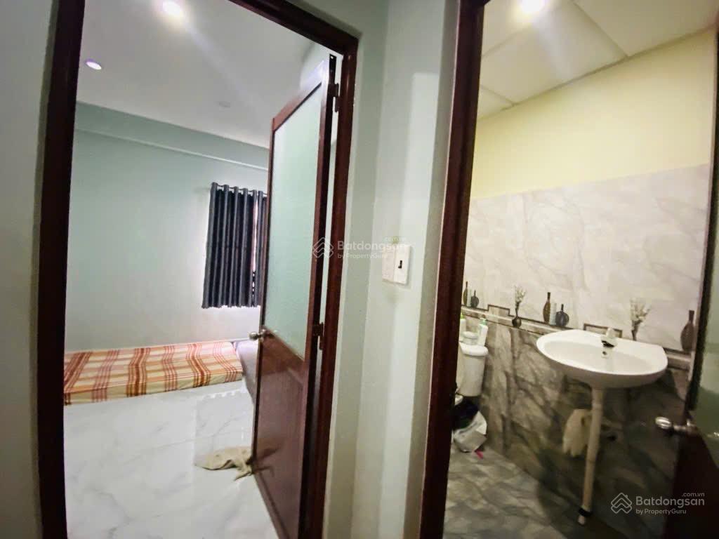 Nhà lô góc, nở hậu, không lg qh  cách mạng tháng tám  4.6/7.7x10.5m (52.2m2), 2 tầng  nhích 6 tỷ