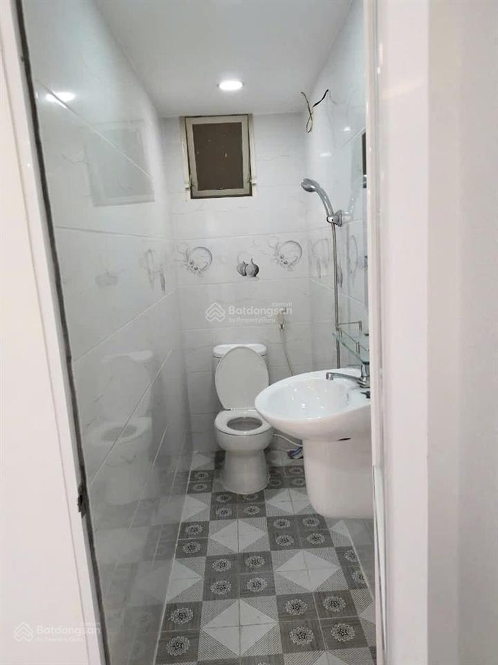 Nhà hẻm 5m, sổ đẹp  nguyễn tiểu la  28/30m2, 5 tầng  nhích 7 tỷ