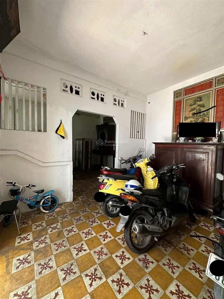 Nhà c3, 1/ sẹc  trần bình trọng  11x18m (163/202m2)  16tỷ