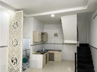 Nhà nở hậu, không lg qh  cách mạng tháng 8  4.3x8m (33.3m2)  nhỉnh 3 tỷ