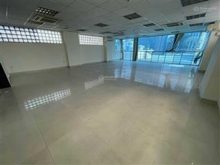 Cho thuê văn phòng đường phó đức chính, quận 1. dt 90m2 (có snf 67m2)  giá chỉ 335k/m2/tháng