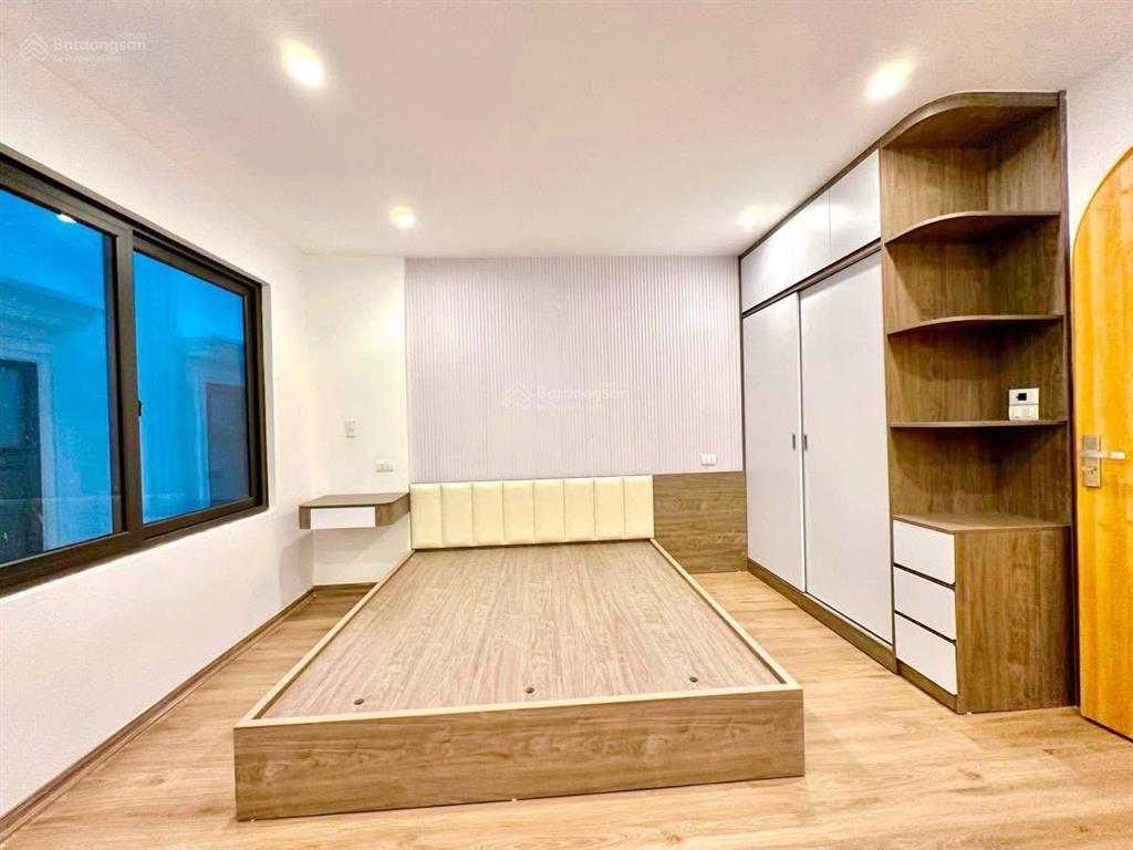 Cần bán gấp nhà mặt ngõ khâm thiên ở, kinh doanh dân xây chắc chắn ngõ thông diện tích rộng ở sướng