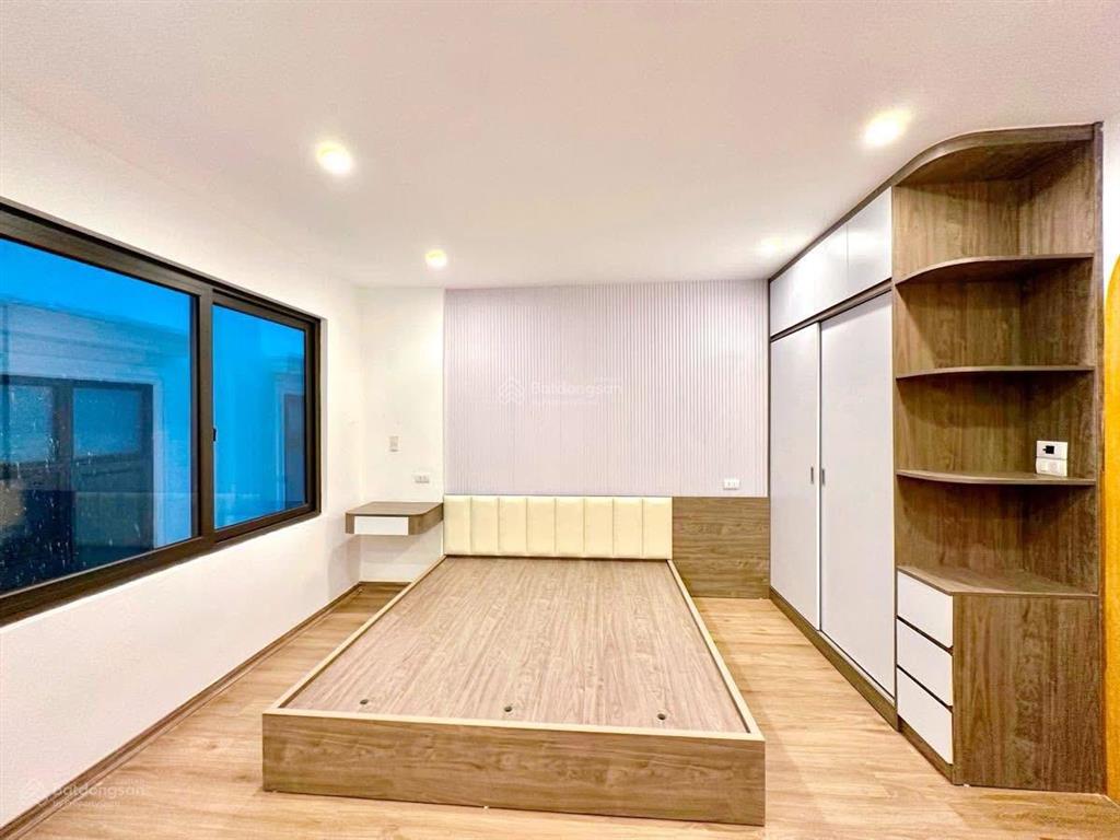 Cần bán gấp nhà mặt ngõ khâm thiên ở, kinh doanh dân xây chắc chắn ngõ thông diện tích rộng ở sướng