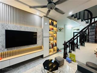 Bán nhà mặt ngõ tôn đức thắng lô góc 3 mặt ngõ full nội thất chỉ việc kéo và li về ở dt,35m x5 t