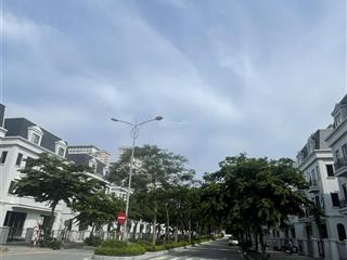 Cần cho thuê miễn phí 2 năm đầu biệt thự, đường 30m vỉa hè rộng 5m