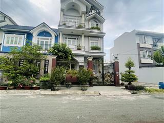 Đất biệt thự khu dân trí cao toàn cán bộ ở, gần ga metro , đh hutech