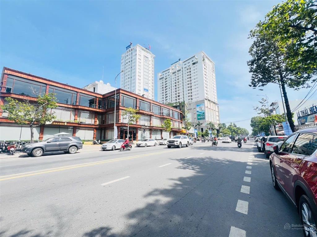 Lô biệt thự siêu đẹp ngang 6,2m dài 30m sổ riêng thổ cư kích thước 6,2x30m, vuông