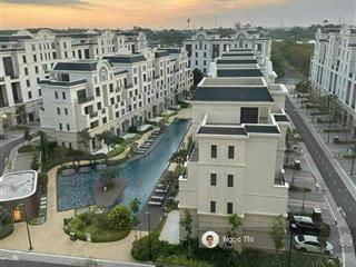 Cần bán căn hộ full nội thất, view công viên đẹp, nhà mới, giá cực sốc