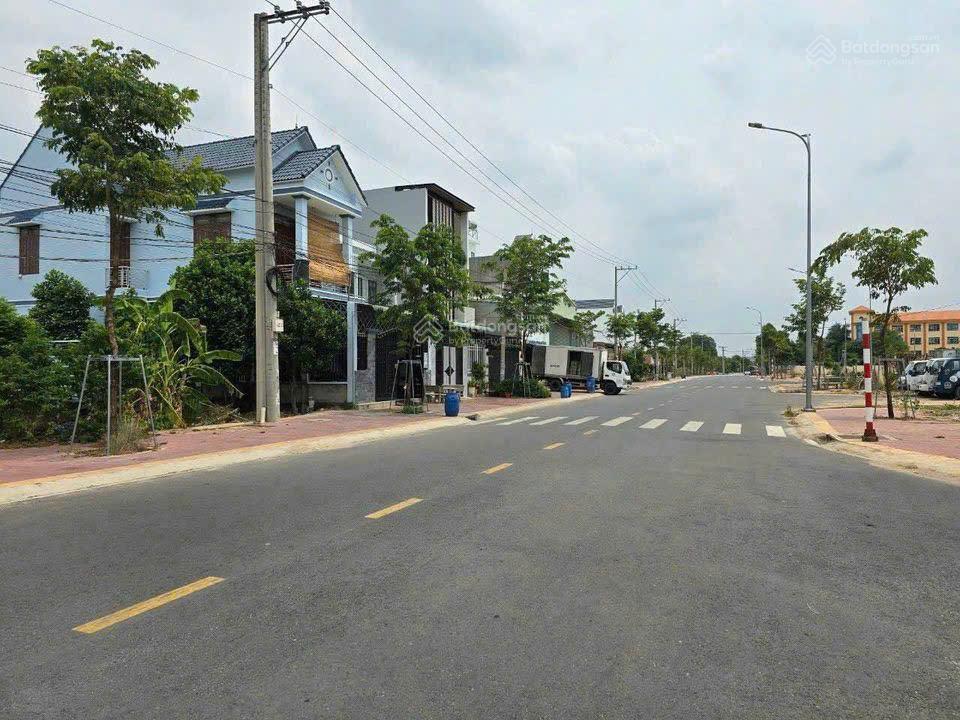Hàng hiếm mảnh 2 mt gần chợ đại phước, đường lý thái tổ, sổ riêng, 127m2, thổ cư 100%, 2 tỷ 100 tr