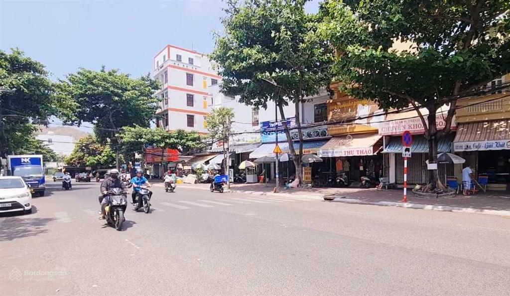 Cần tiền bán gấp mảnh đất ở đường hàng điều, p11, vũng tàu, gần siêu thị, 121m2, 2 tỷ 470 triệu