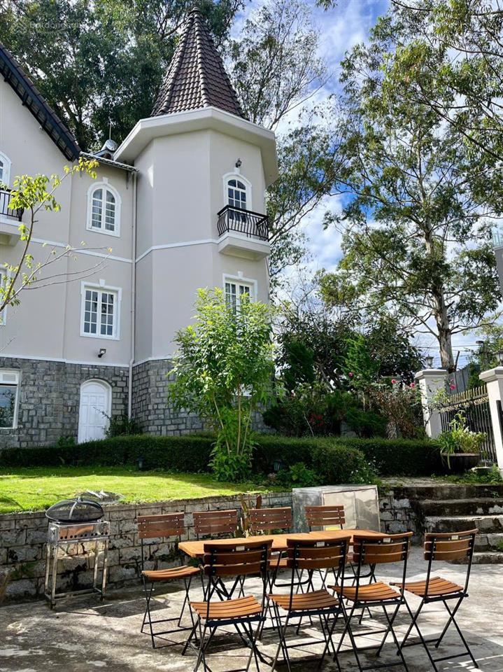 Bán biệt thự 356 m2 (full thổ cư) tại nguyễn trung trực, phường 3, đà lạt 28 tỷ vnd có tl