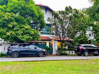 Biệt thự khu compound nguyễn văn hưởng, quận 2  dt 15x21m  3 tầng  5 pn + hồ bơi  giá 115 tỷ
