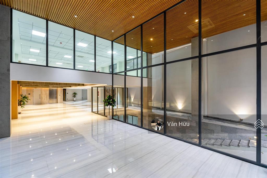 Góc 2 mt lý tự trọng & lê anh xuân, quận 1  dt 7x20m  hầm 8 tầng  hđt 350 triệu  giá 90 tỷ