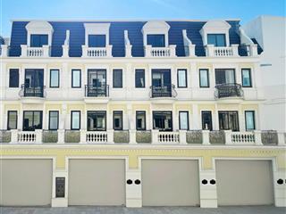 Chính chủ cần bán gấp căn liền kề 80m2 view sông, hướng mát đồng nam, vị trí đẹp, giá cực rẻ 20 tỷ