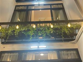 Nhà mặt tiền 5 tầnggần sân bayfull nội thất