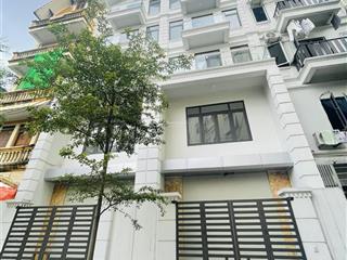 Bao đỉnh! p.ngọc khánh, khu phân lô ô tô tránh vỉa hè, thang máy nhập, văn phòng hay ở chất. 85m*5t