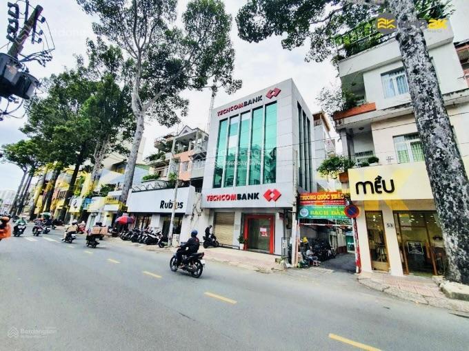 Bán nhà phố hoàng cầu, 2 thoáng, ô tô tránh, kinh doanh, thang máy, full nội thất, gần phố. 56m2*5t