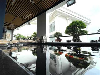 Bán penhouse 2 tầng mặt phố láng hạ 360m2, 5pn + 4wc, vip nhất tòa nhà view hồ hoàng cầu.