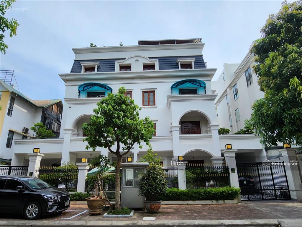 Bán biệt thự đơn lập 200m2, đông nam, 5 tầng, mặt tiền 10m, thang máy nhập khẩu. view vườn hoa đẹp