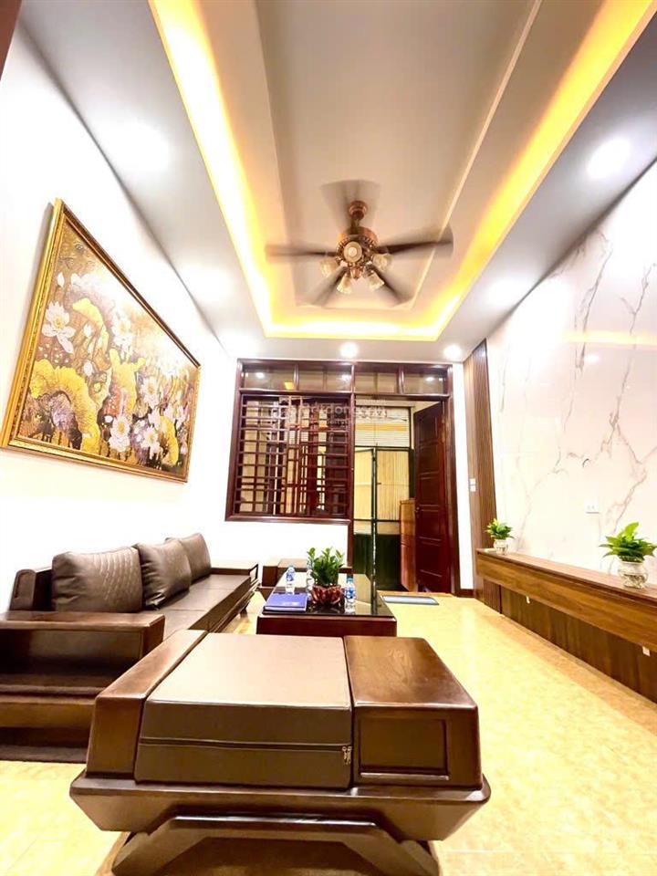 Bán nhà học viện tài chính 50m2, dân xây 4t, 4 ngủ, ngõ thông, ô tô đỗ cửa, cách ô tô tránh 30m