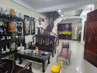 Bán đất tặng nhà 3 tầng tây tựu 90m2, sổ đỏ, cách ô tô 30m, đầu tư, giữ tiền, giá rẻ, thương lượng