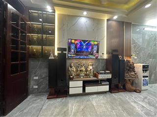 Bán nhà gần học viện tài chính 30m2, 5t, sổ đỏ, ngõ rộng thênh thang, ô tô, có thương lượng