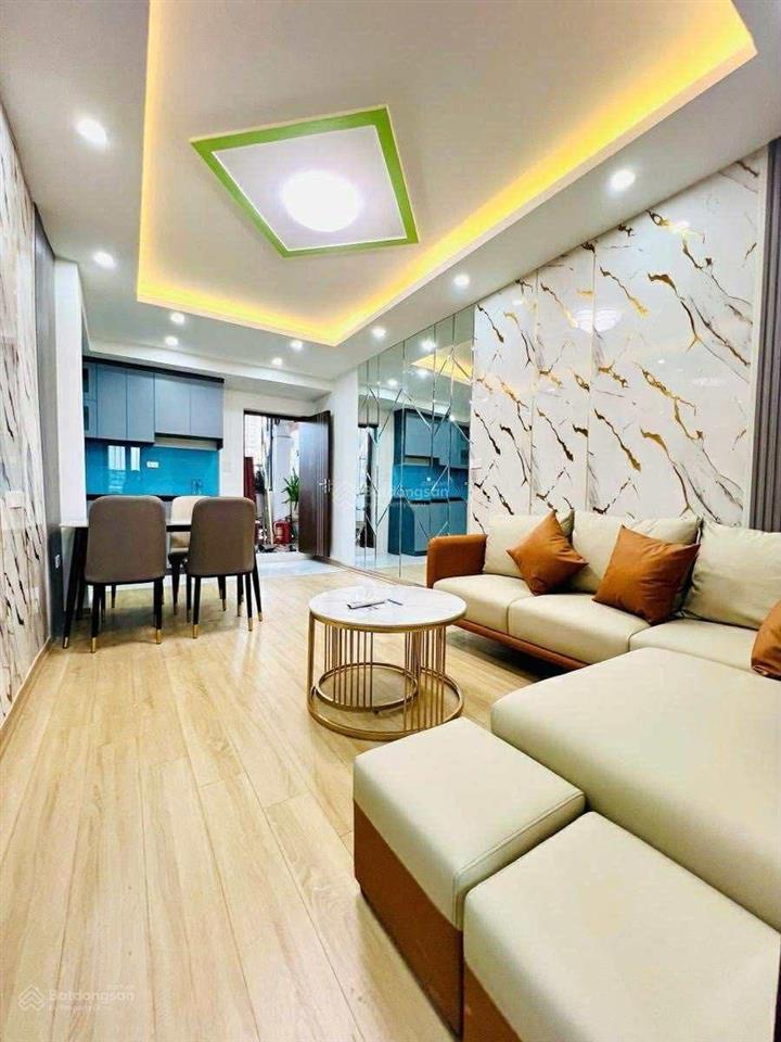 Bán nhà tập thể hoàng quốc việt 65m2, 2 ngủ, pháp lý rõ ràng, ô tô chạy vòng quanh, ở ngay, có tl