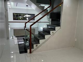 Bán nhà lạc long quân, quận 11, đường 8m, nhà 5 tầng, 3.5 x 13m, 4pn5wc, sổ hồng riêng