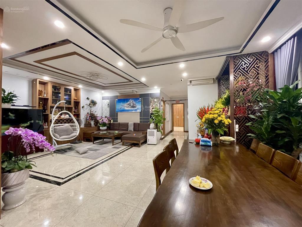 Siêu phẩm 165.7m2 tầng trung usilk city văn khê