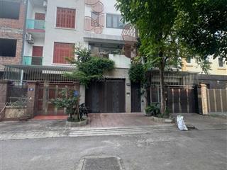 Gia đình cần bán căn trục đường thông tại kđt văn khê