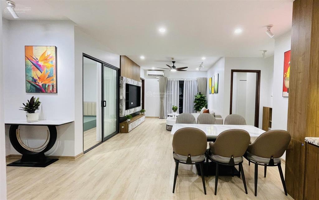 Gia đình cần bán căn 3pn/2vs tầng trung hpc 105 tố hữu, hà đông