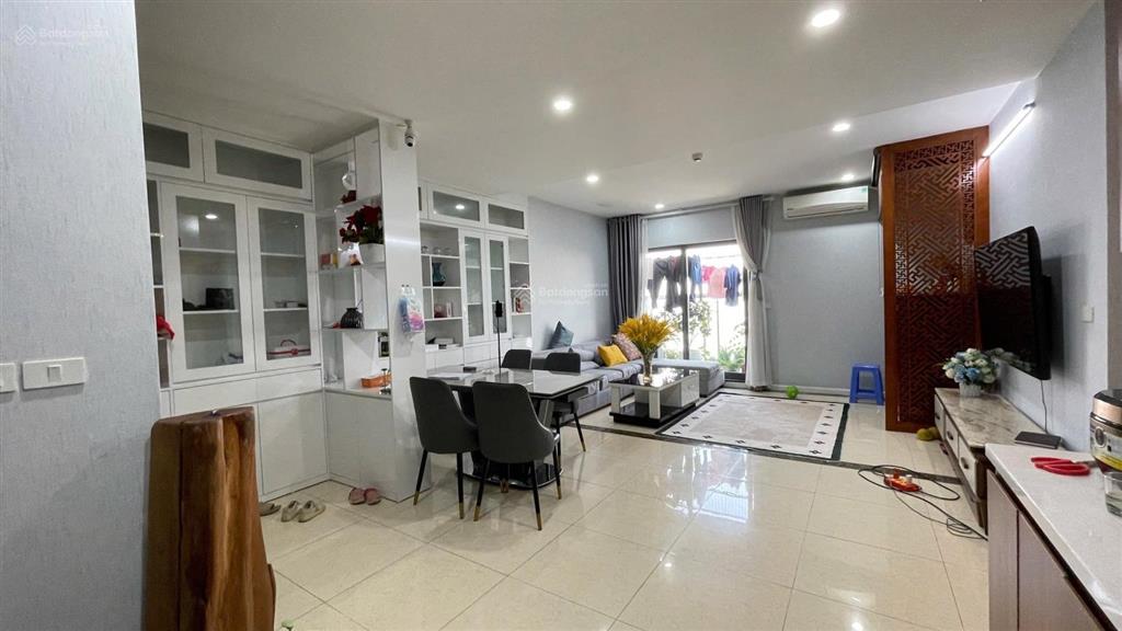 Gia đình cần bán căn góc 3 ngủ 107,6m tầng trung k35 full nội thata