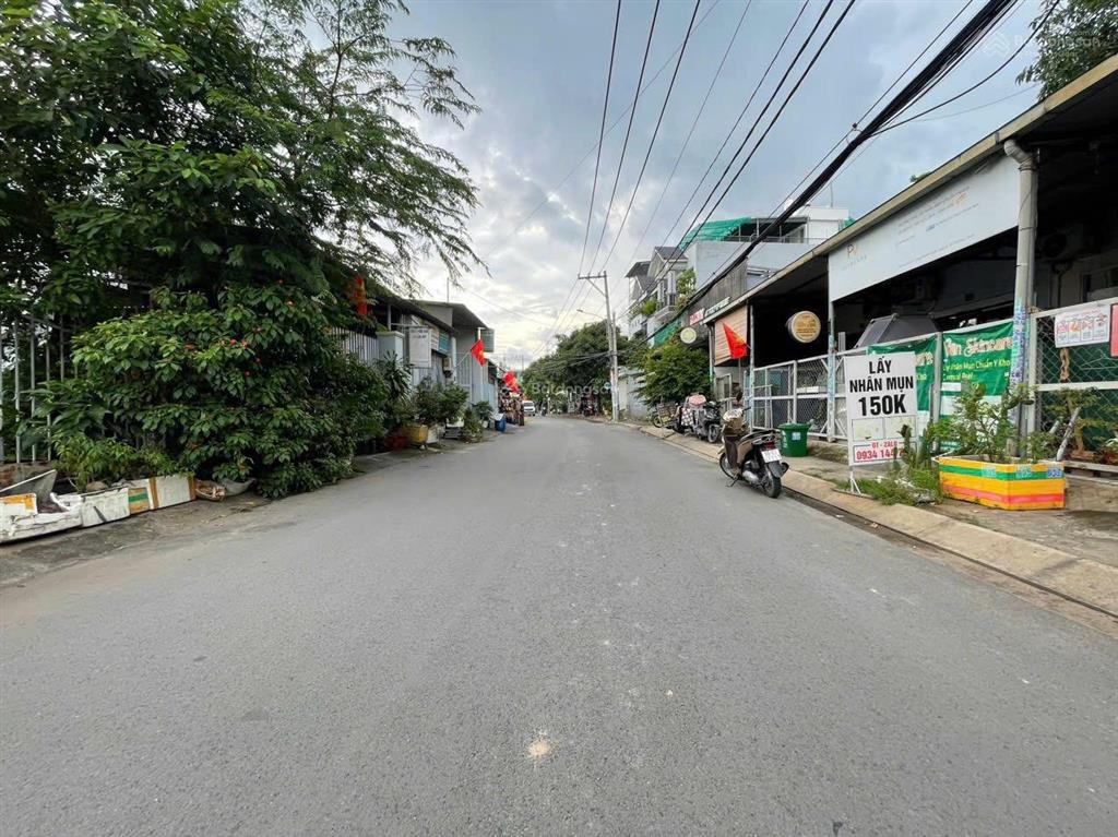 Nhà mặt tiền đường tân hoà 2, hiệp phú 96m2 1tr1l có 3pn 2wc đường 10m giá 8,6 tỷ