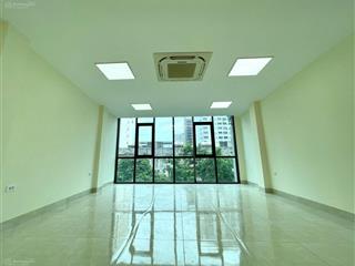 Cho thuê gấp vp 60m2 mặt đường hoàng ngân giá 10tr/tháng tiện nghi đầy đủ.  ngay 0982 908 ***