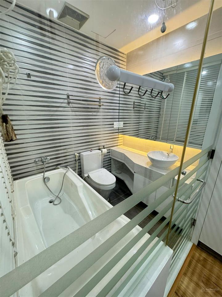 Cho thuê penthouse sky garden 3, pmh  3pn  3wc  260m2, giá chỉ 30tr/th.  0911 090 ***