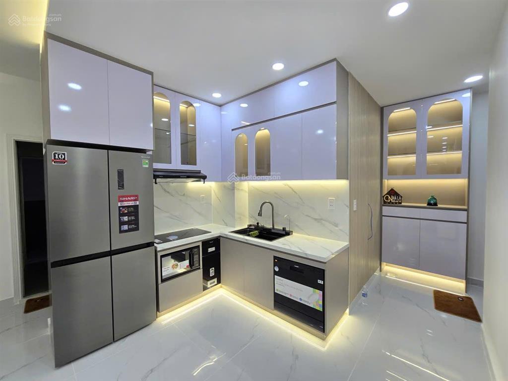 Cần bán nhanh căn hộ sky garden, pmh, q7 nhà đẹp, nội thất cao cấp.  0911 090 *** em huân