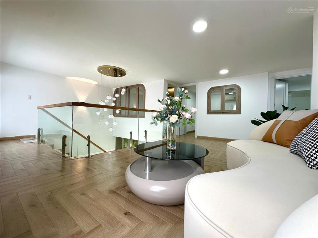 Cần bán duplex sky garden  pmh  q7, nhà đẹp, căn góc, mới 100%.  0911 090 *** em huân