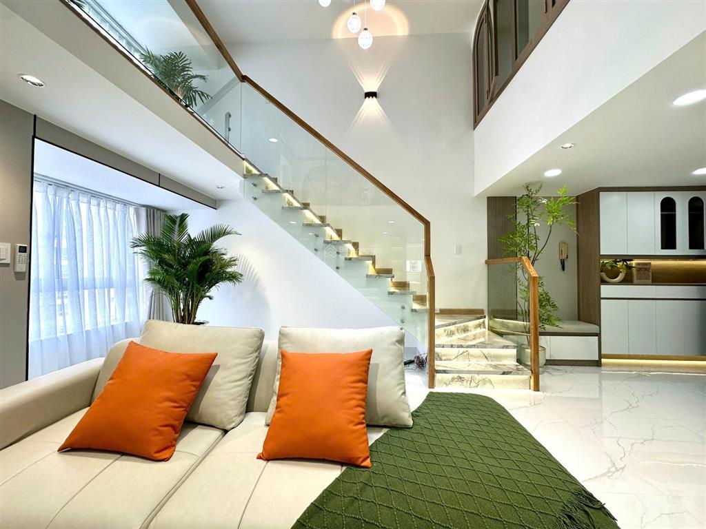 Cần bán duplex sky garden  pmh  q7, nhà đẹp, căn góc, mới 100%.  0911 090 *** em huân