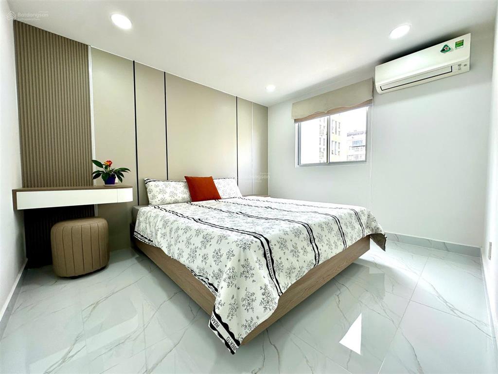 Cần bán duplex sky garden  pmh  q7, nhà đẹp, căn góc, mới 100%.  0911 090 *** em huân