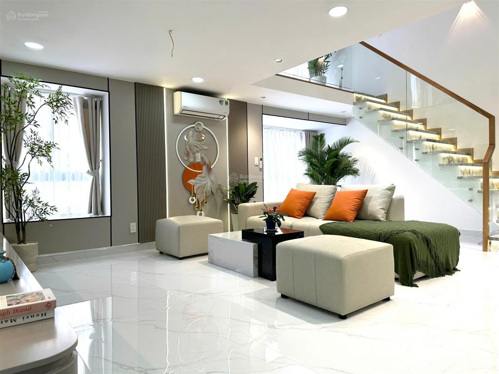 Cần bán duplex sky garden  pmh  q7, nhà đẹp, căn góc, mới 100%.  0911 090 *** em huân