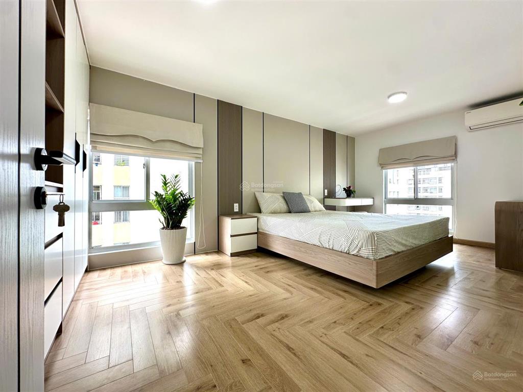 Cần bán duplex sky garden  pmh  q7, nhà đẹp, căn góc, mới 100%.  0911 090 *** em huân