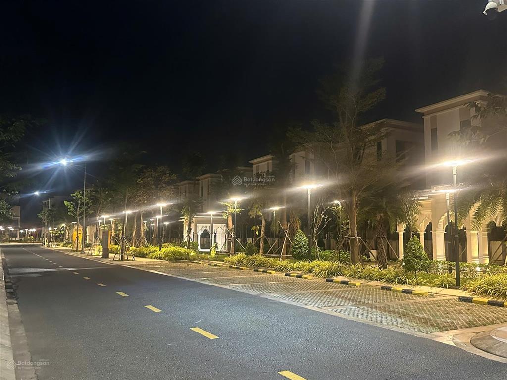 Bán gấp nhà phố t&t long hậu, ngay cạnh phố ẩm thực, trường fpt, .. giá chỉ 5,3 tỷ  0911 090 ***