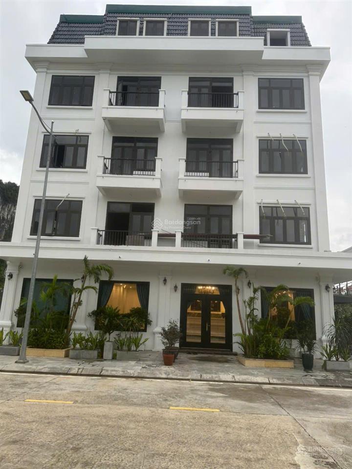 Chính chủ bán khách sạn 6 tầng, khu du lịch cao cấp ao tiên  vân đồn  56 tỷ