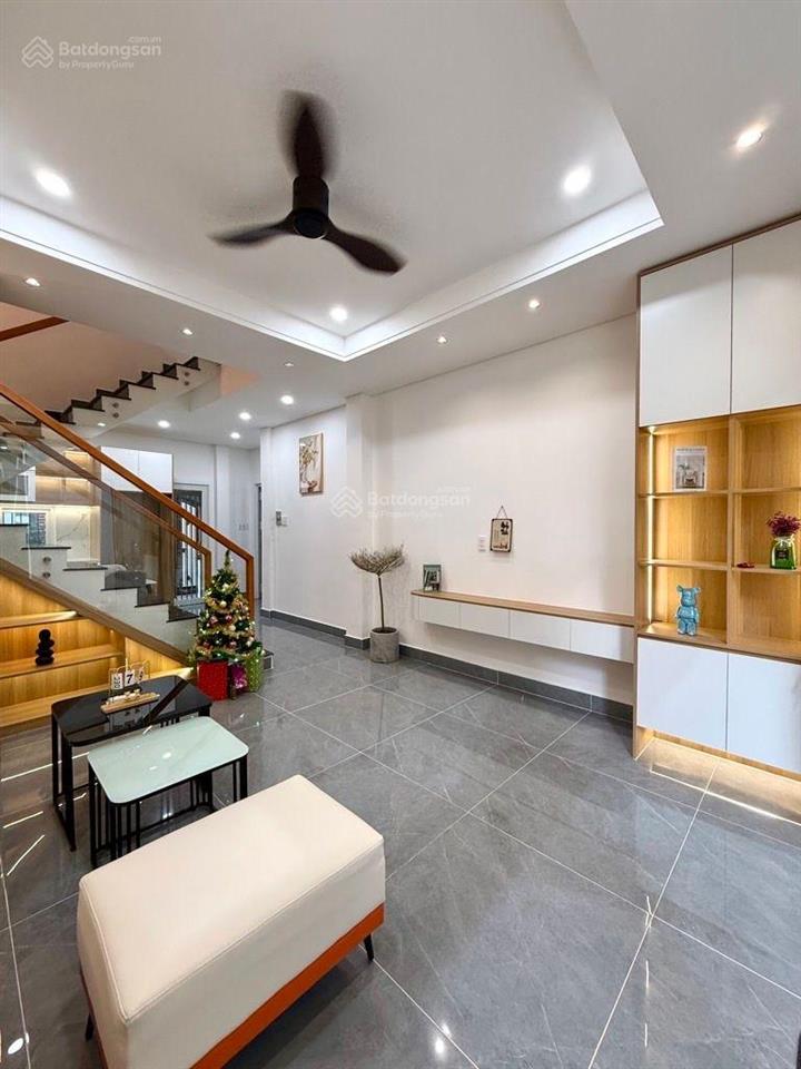 Khu vip phan xích long p.1 phú nhuận 4 tầng btct 4.5x10 m nở hậu 6.8m 8.x tỷ