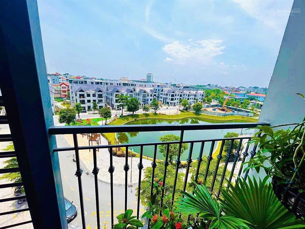 Chính chủ cần bán gấp căn 2pn hướng nam view hồ giá 4.55tỷ full đồ, sổ đỏ hateco apollo xuân phương