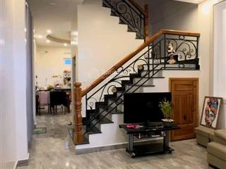 Bán căn nhà đường xe hơi sổ riêng tại hẻm triệu việt vương phường xuân hương trung tâm đà lạt