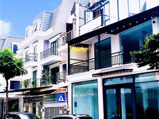 Không mua là mất ngủ nhà la khê 67m,4t ô tô tránh 16.8tỷ