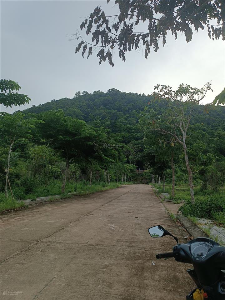 Bán lô giá ngộp 800tr, diện tích 685.5m2 đầu tư có lời ngay  0938 191 ***