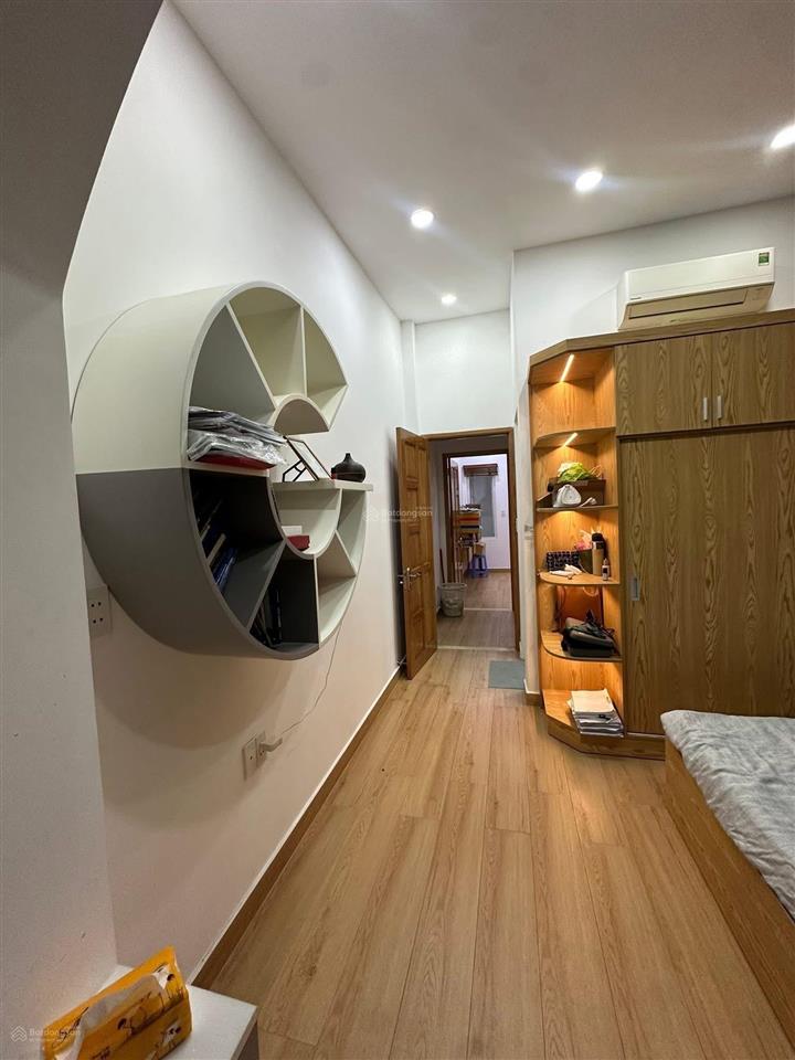 Ban nha chinh chu đang ở phường 11 go vấp diện tích 4 x10 gia 4,9 ty